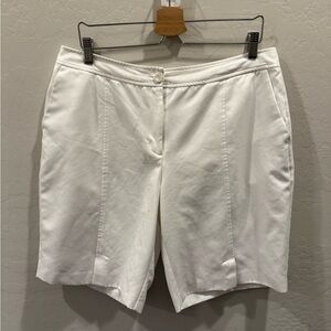 **Izod Extra Dry White Golf Shorts – Size 14** sold